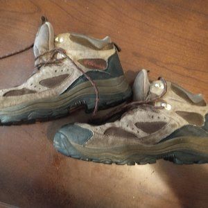 COLUMBIA HIKING BOOTS...EUC
